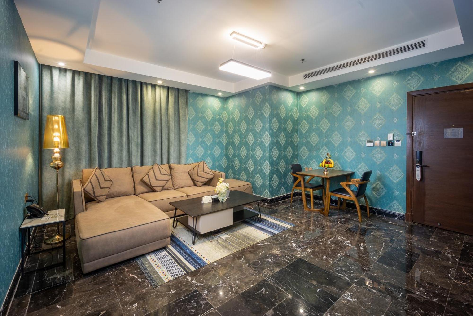 Donatello Jeddah Hotel Екстериор снимка