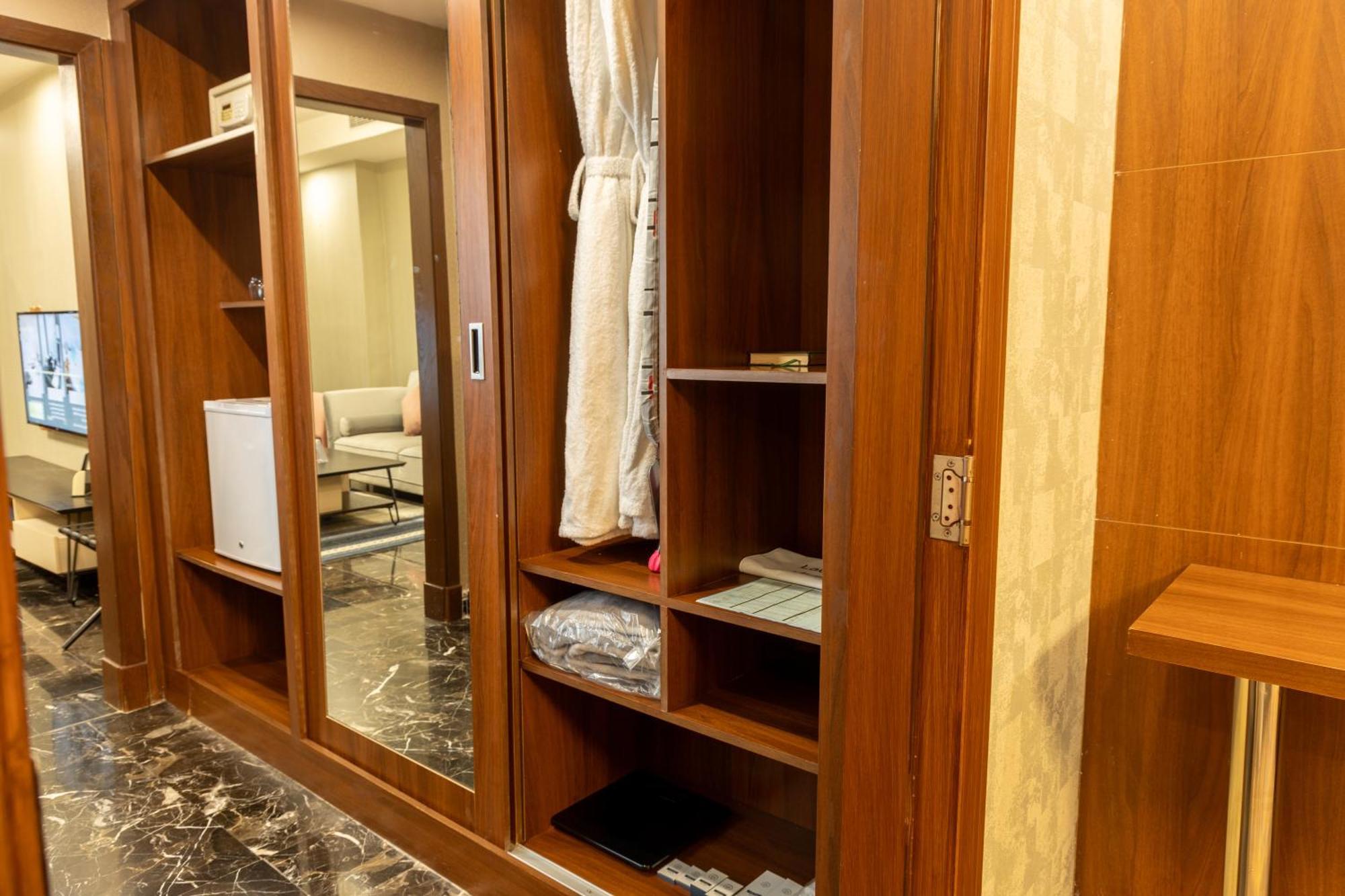 Donatello Jeddah Hotel Екстериор снимка