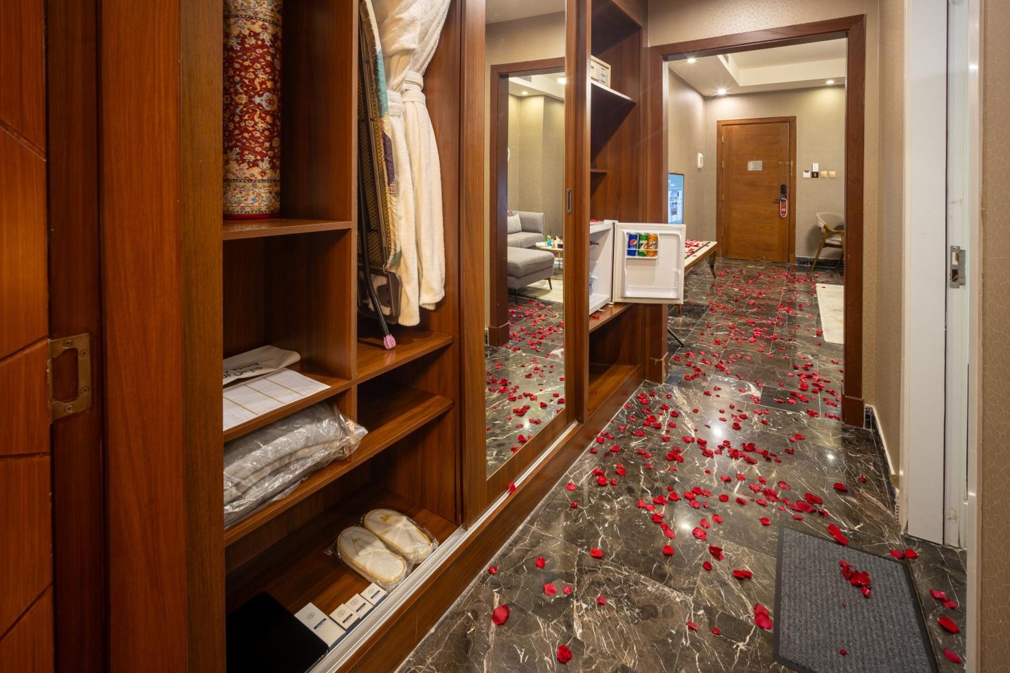 Donatello Jeddah Hotel Екстериор снимка
